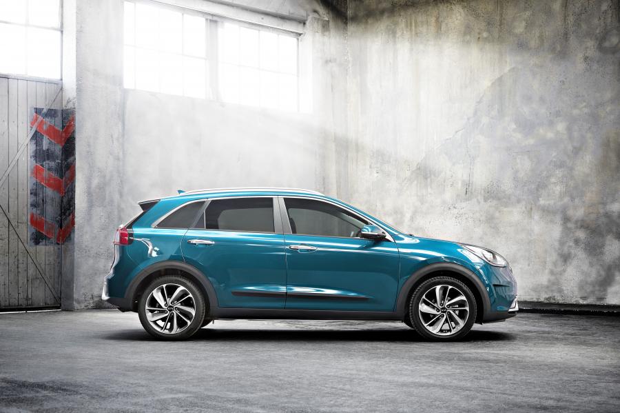  Kia Niro 2016 года  (WW) (фото 16 из 40)